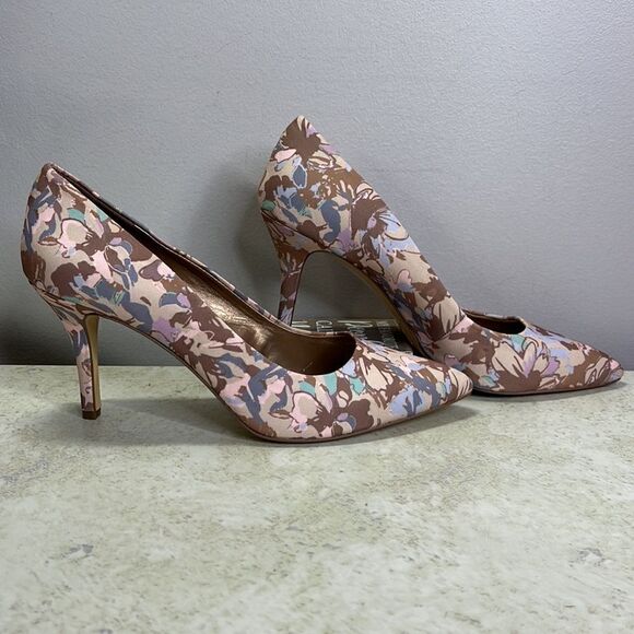 BCBGeneration Heels 9.5 Beautifully Unique! - Picture 2 of 9